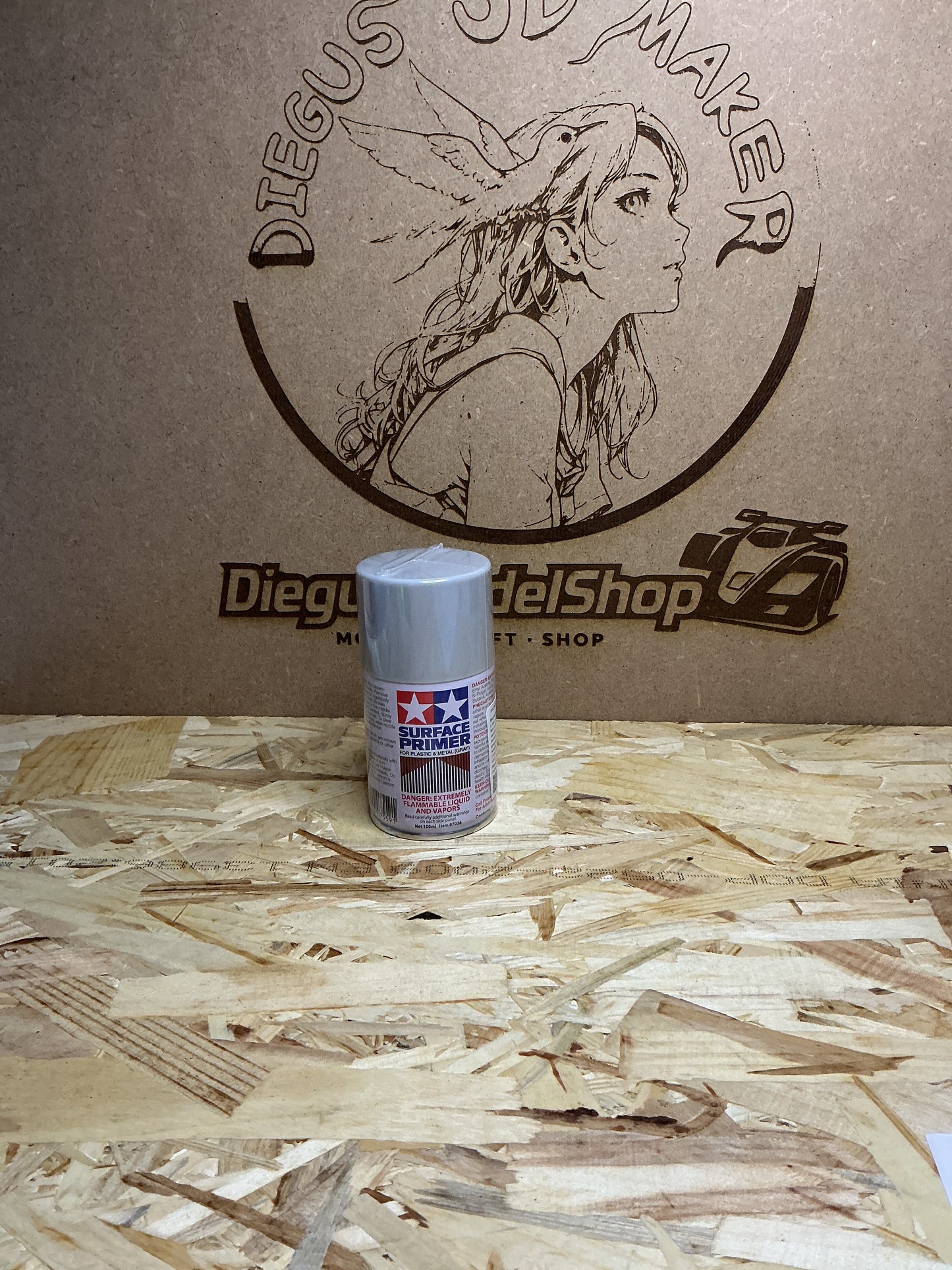 Tamiya Surface Primer Spray 180ml – Primer Grigio per Modellismo TA 87026