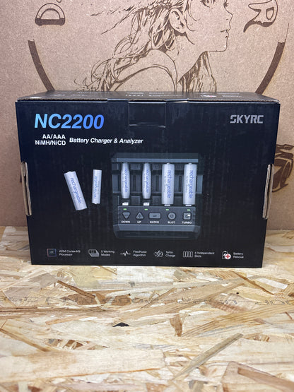 SkyRC NC2200 Caricabatterie e Analizzatore AA/AAA – Cod. 7032