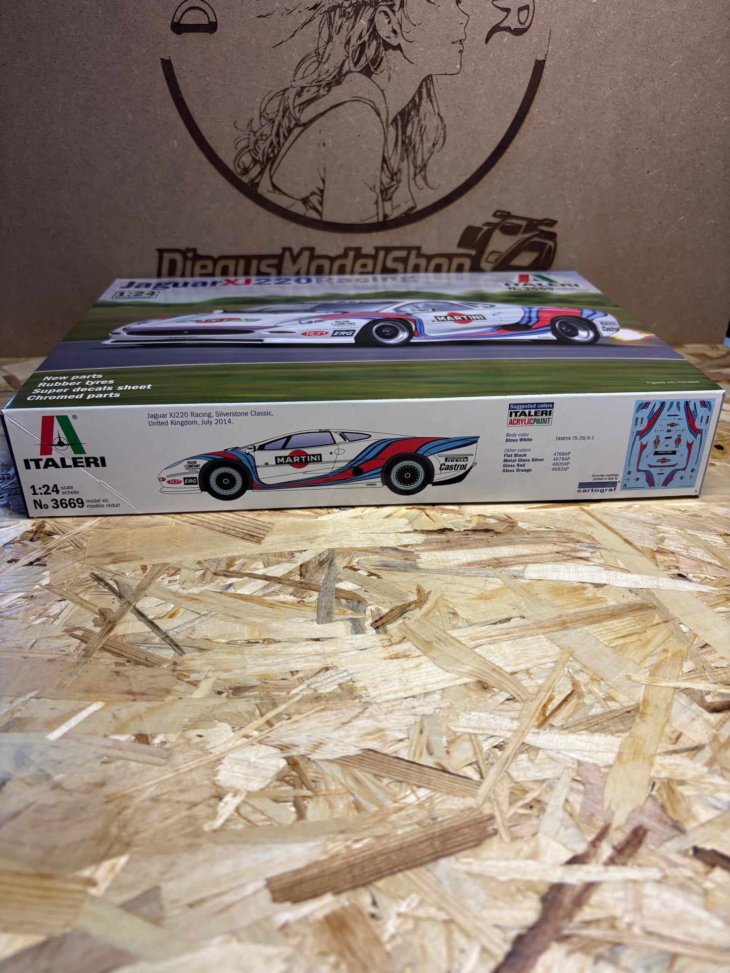 Jaguar XJ220 Racing – Kit Modellismo Auto 1:24 – Italeri 3669