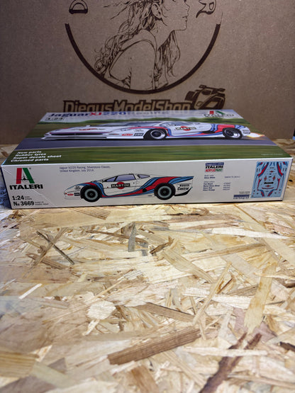 Jaguar XJ220 Racing – Kit Modellismo Auto 1:24 – Italeri 3669