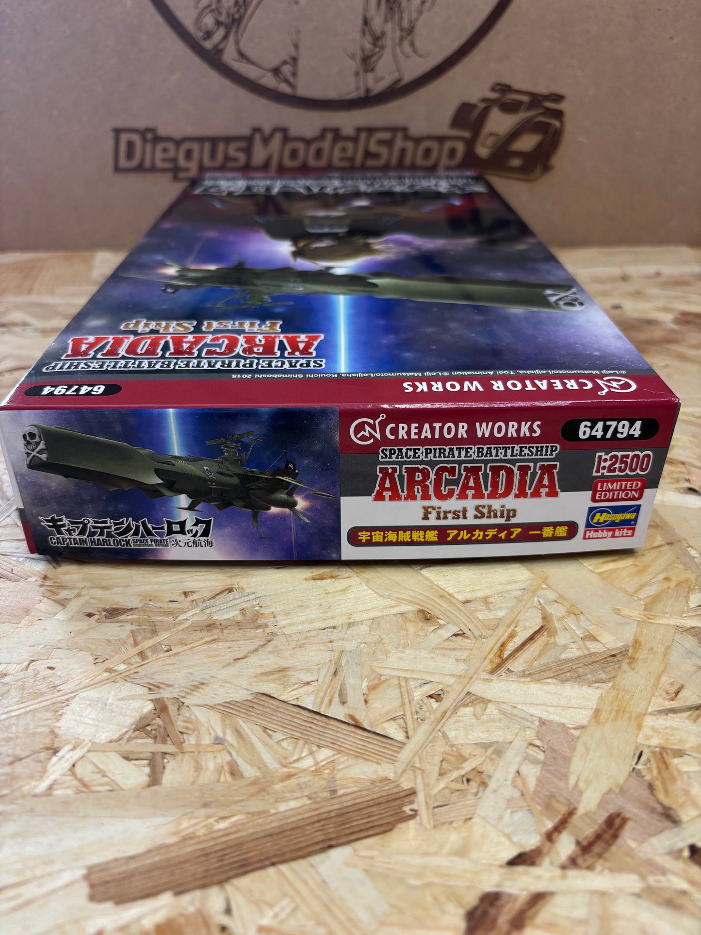 Hasegawa 64794 Space Pirate Battleship Arcadia First Ship 1:2500 – Captain Harlock Limited Edition