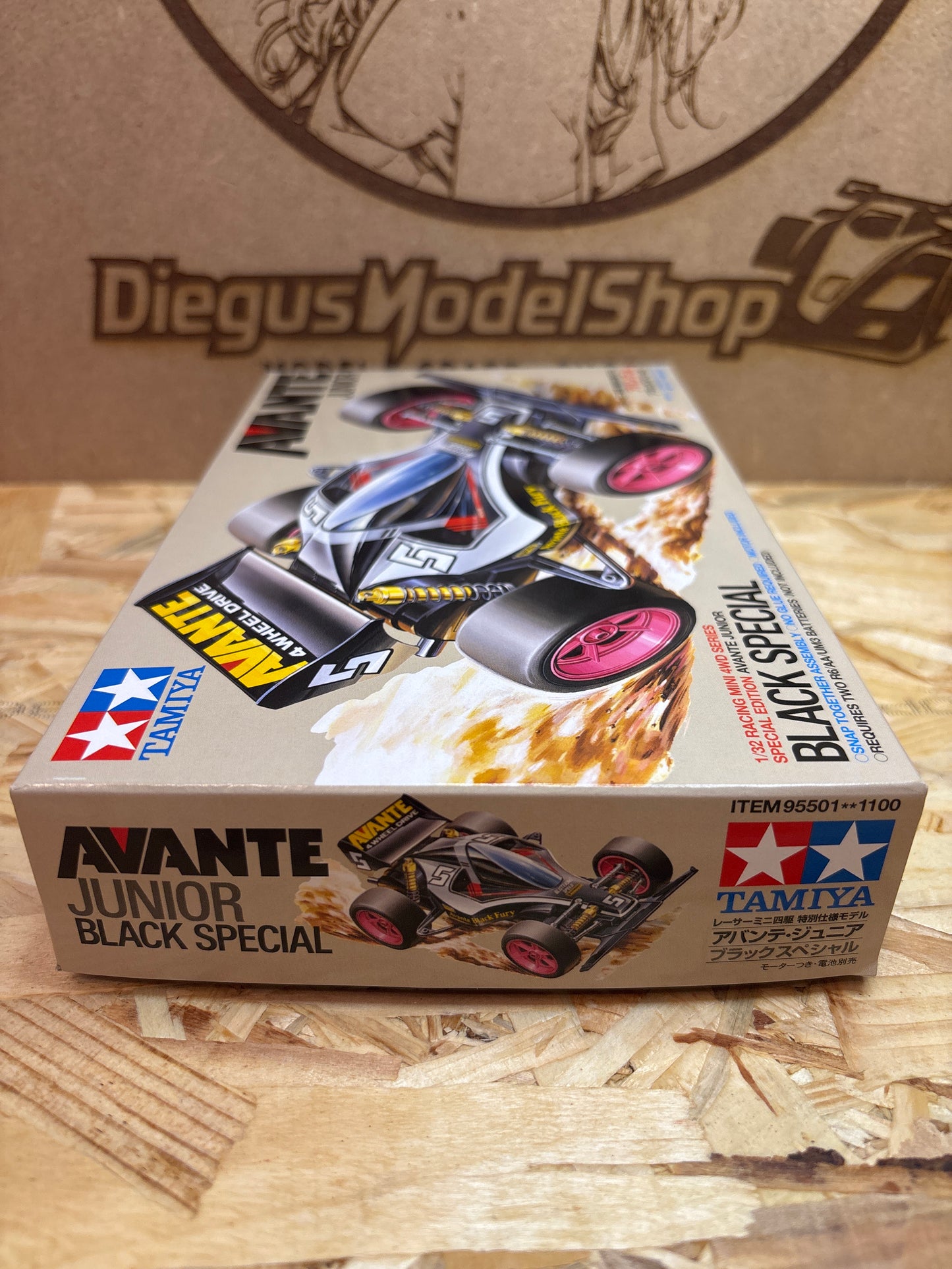 Tamiya Avante Junior Black Special Mini 4WD 
95501
