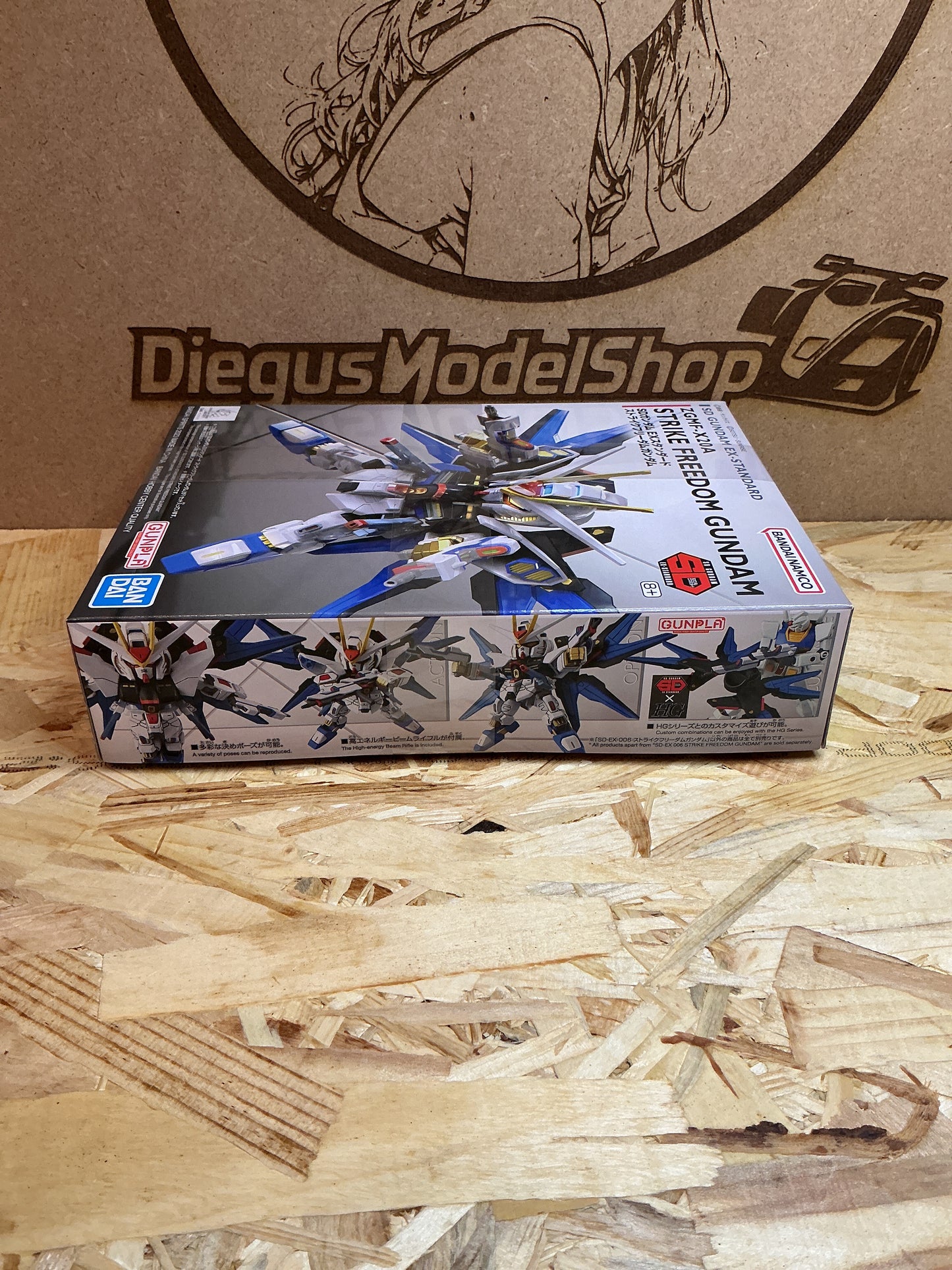 Bandai SD Gundam EX-Standard Strike Freedom Gundam ZGMF-X20A Model Kit