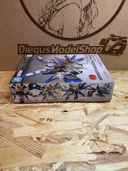 Bandai SD Gundam EX-Standard Strike Freedom Gundam ZGMF-X20A Model Kit