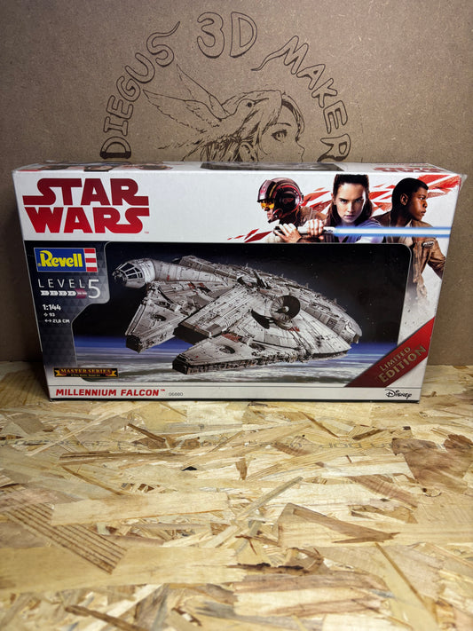 Millennium Falcon – Star Wars – Kit Modellismo Astronave – Revell 06880
