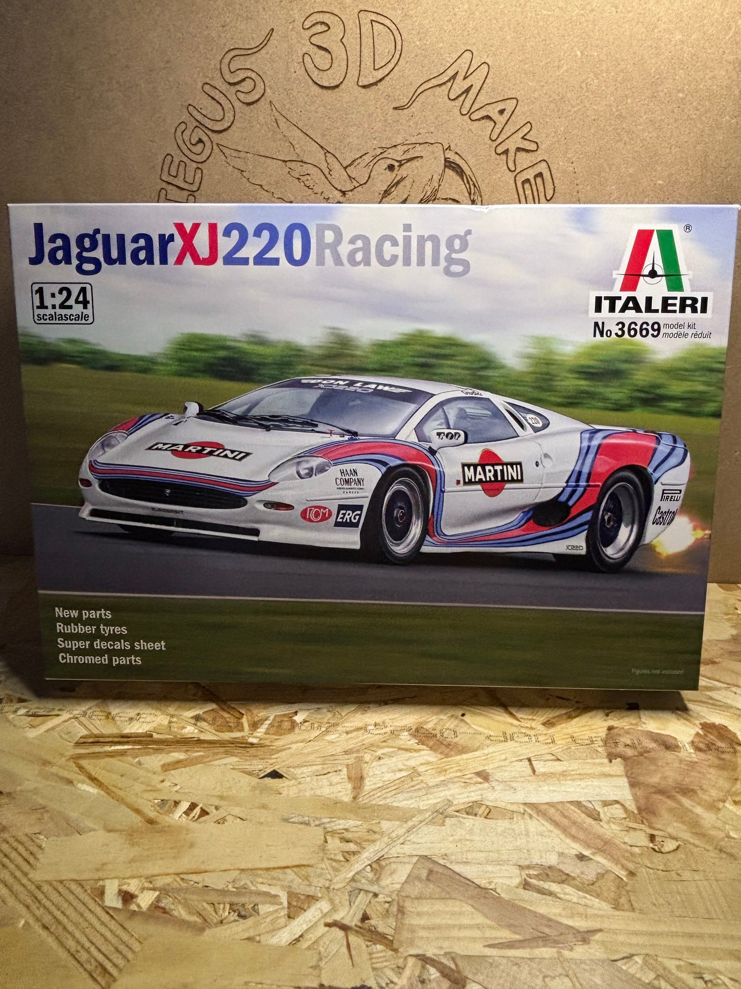 Jaguar XJ220 Racing – Kit Modellismo Auto 1:24 – Italeri 3669