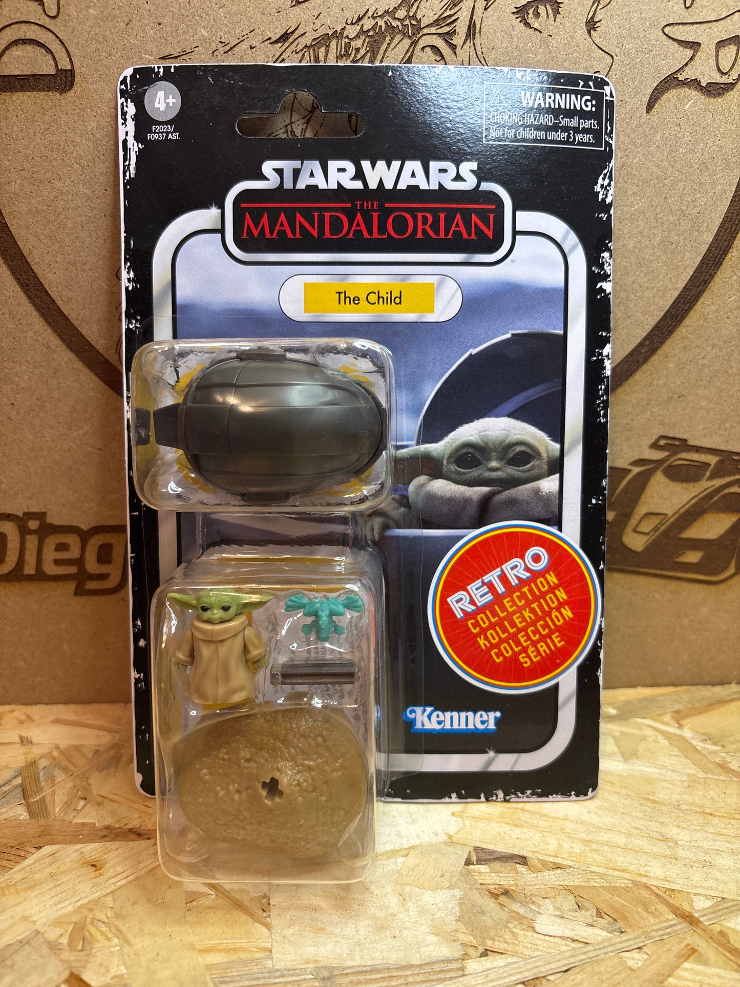 Star Wars The Mandalorian The Child Retro Collection Figure