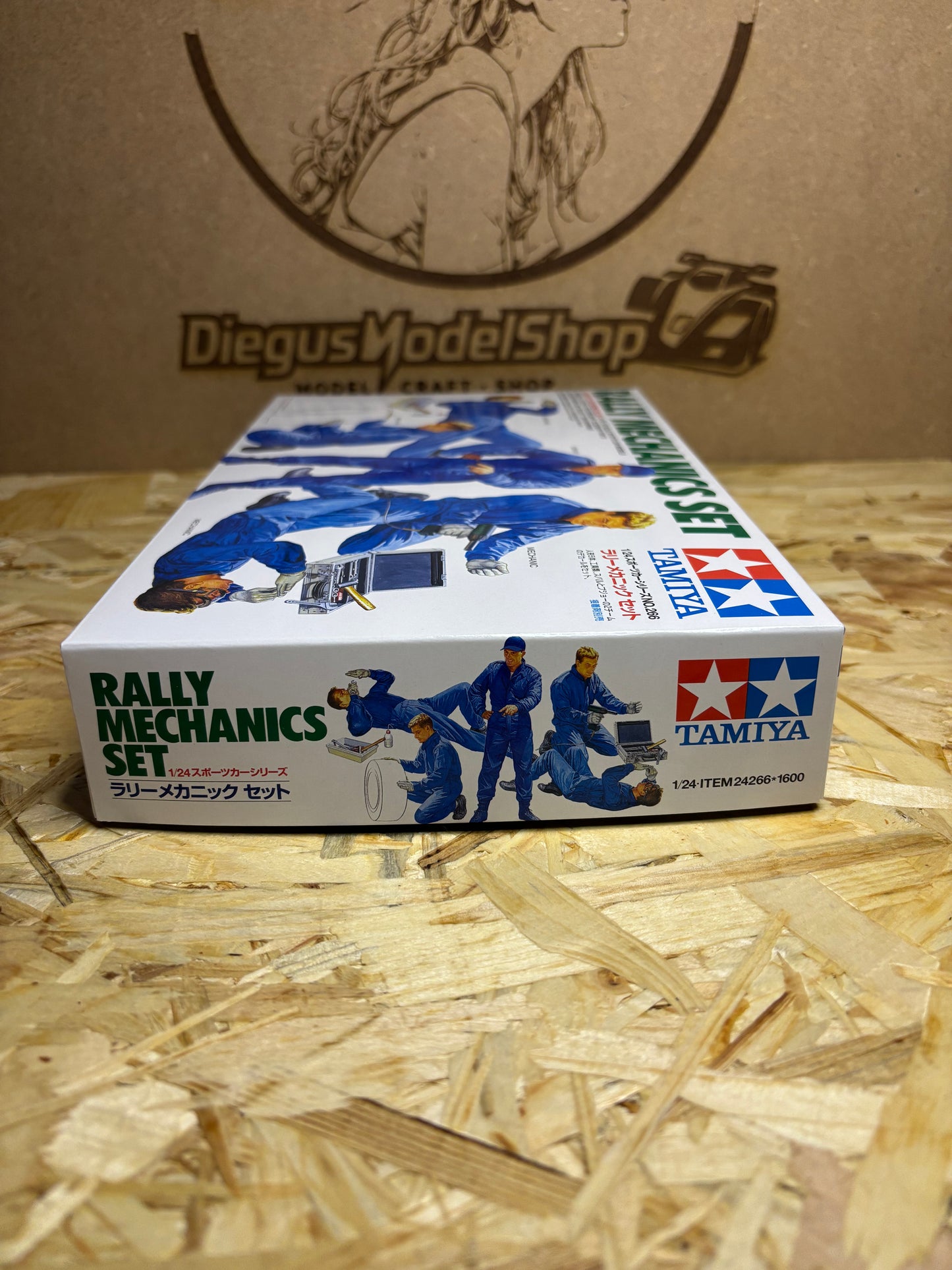 Tamiya TA24266 – Rally Mechanics Set – Figurini 1/24