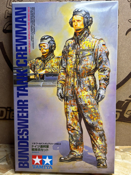 Tamiya TA36309 – Bundeswehr Tank Crewman – Figurini 1/16