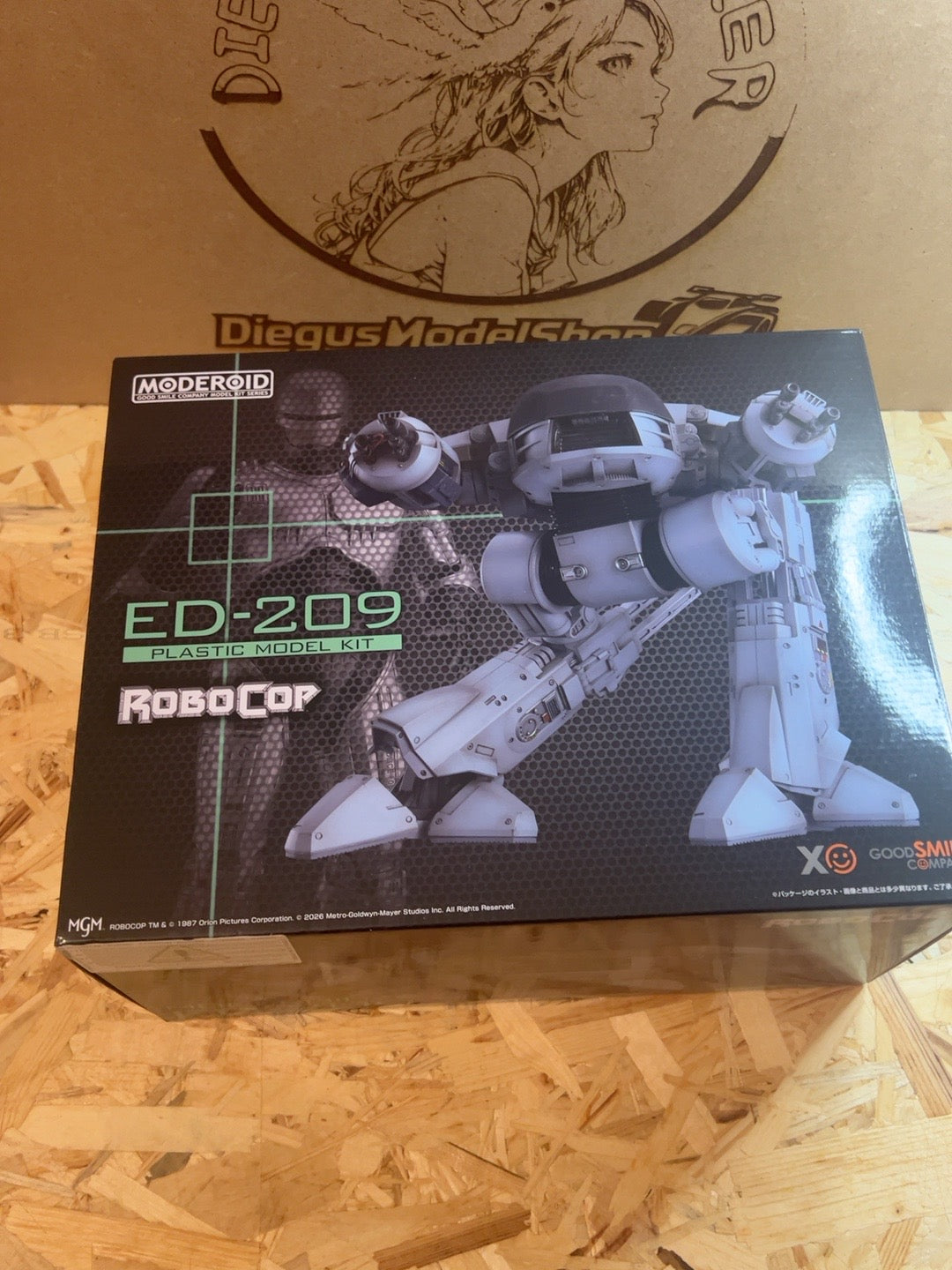MODEROID RoboCop ED-209 scatola 1