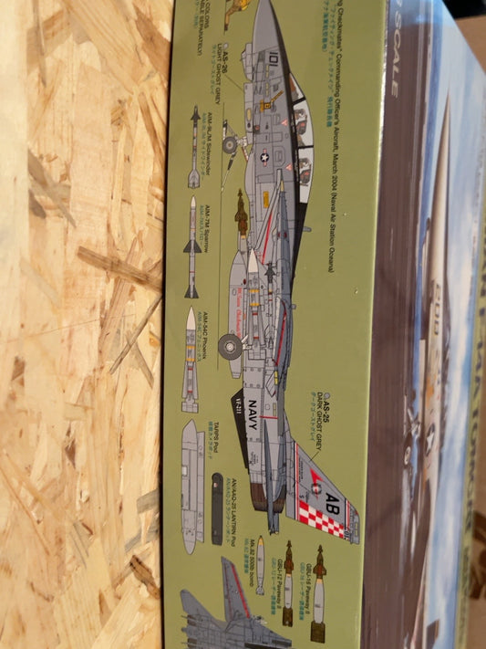 Tamiya 61122 F-14A Tomcat - dettagli laterali e armamento