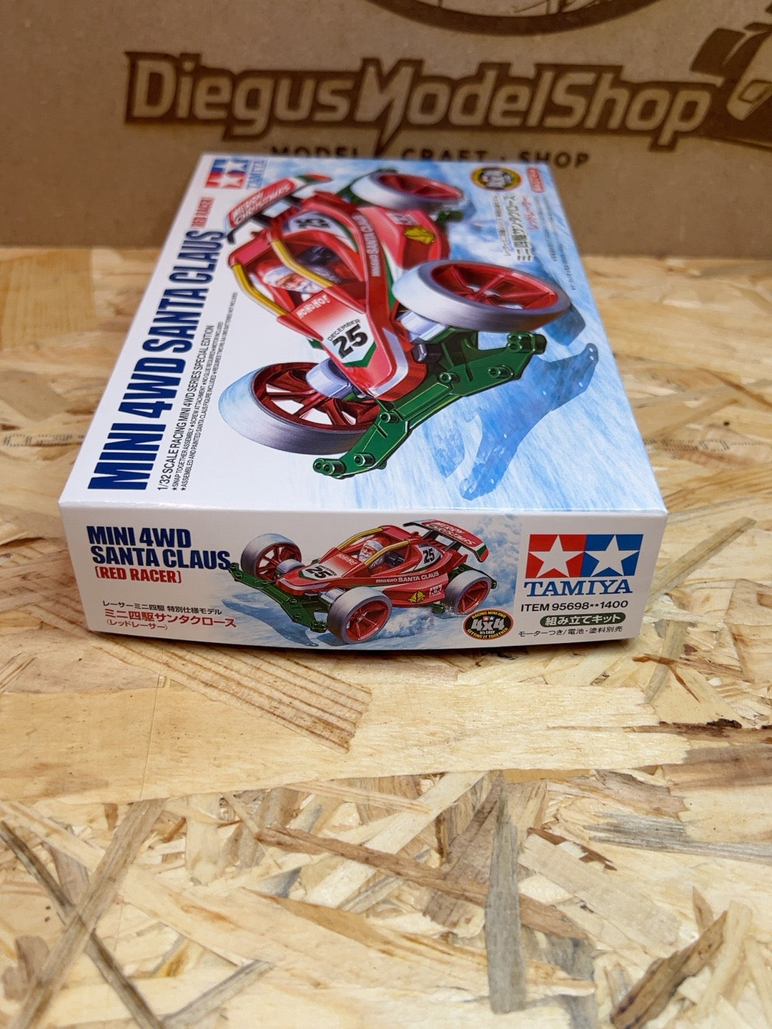 Tamiya 95698 Mini 4WD Santa Claus Red Racer lato confezione